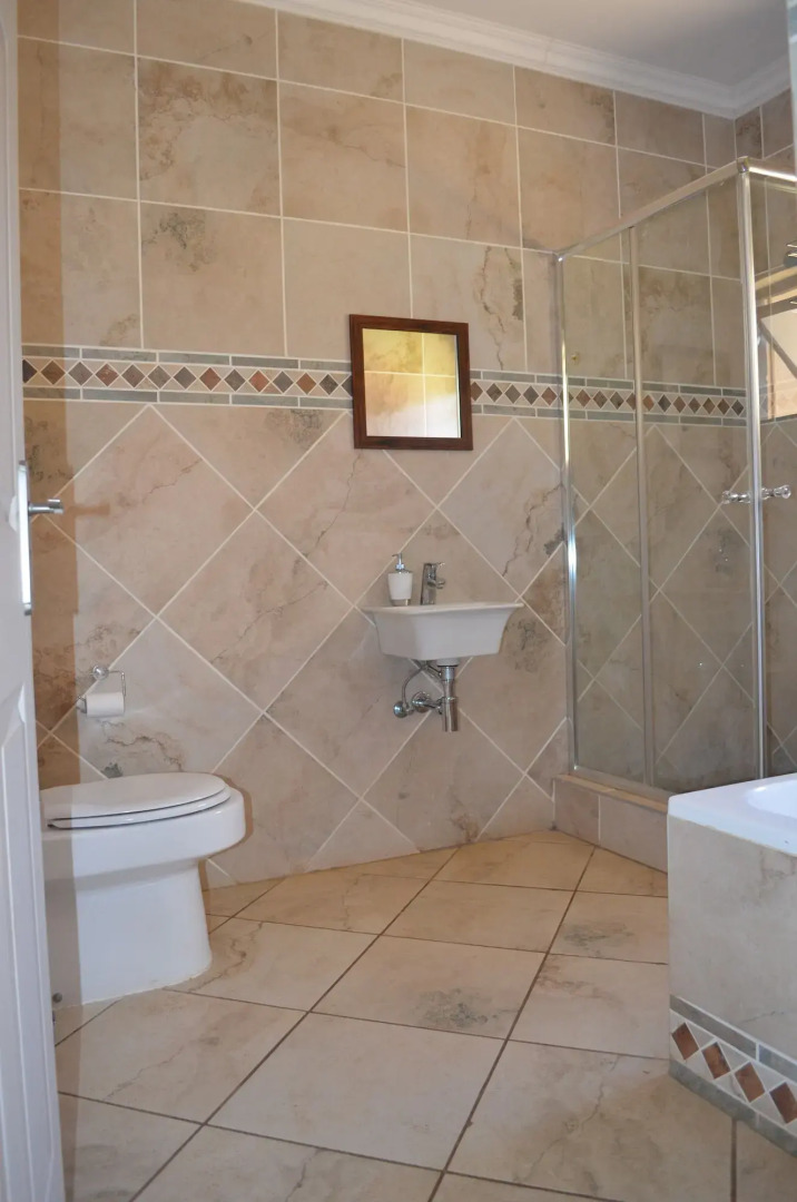 Manor Hills Guest Lodge