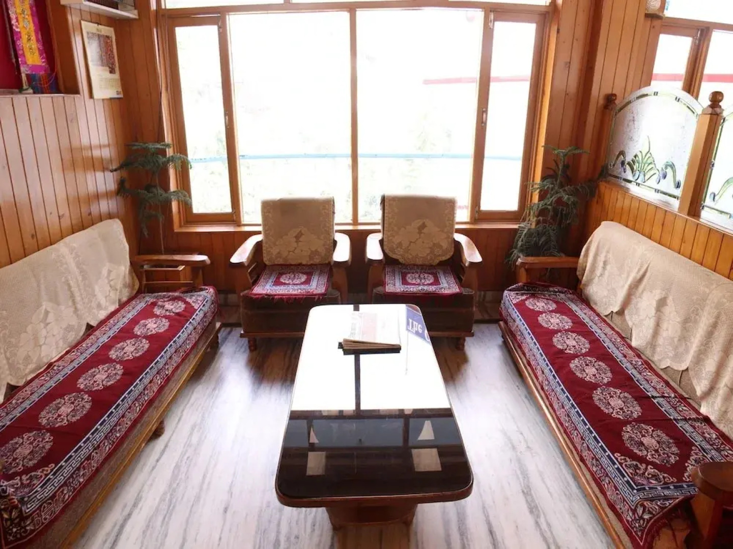 OYO 9648 Hotel Morainic Hills