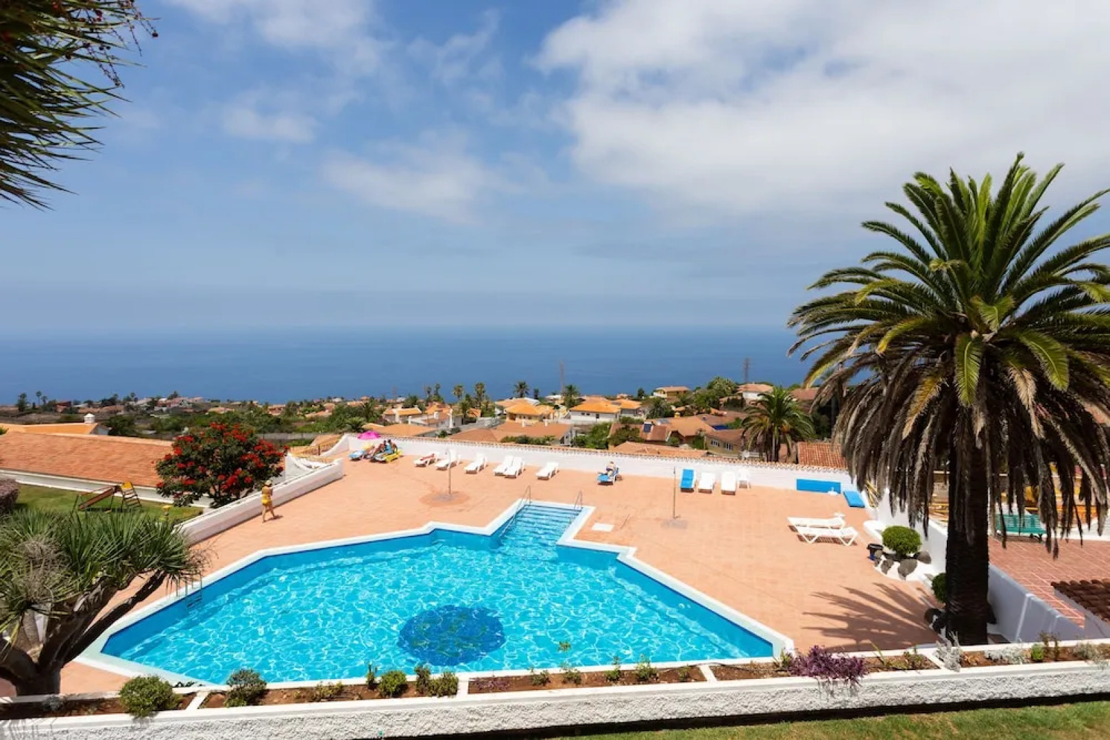 Cosy Apartment with views