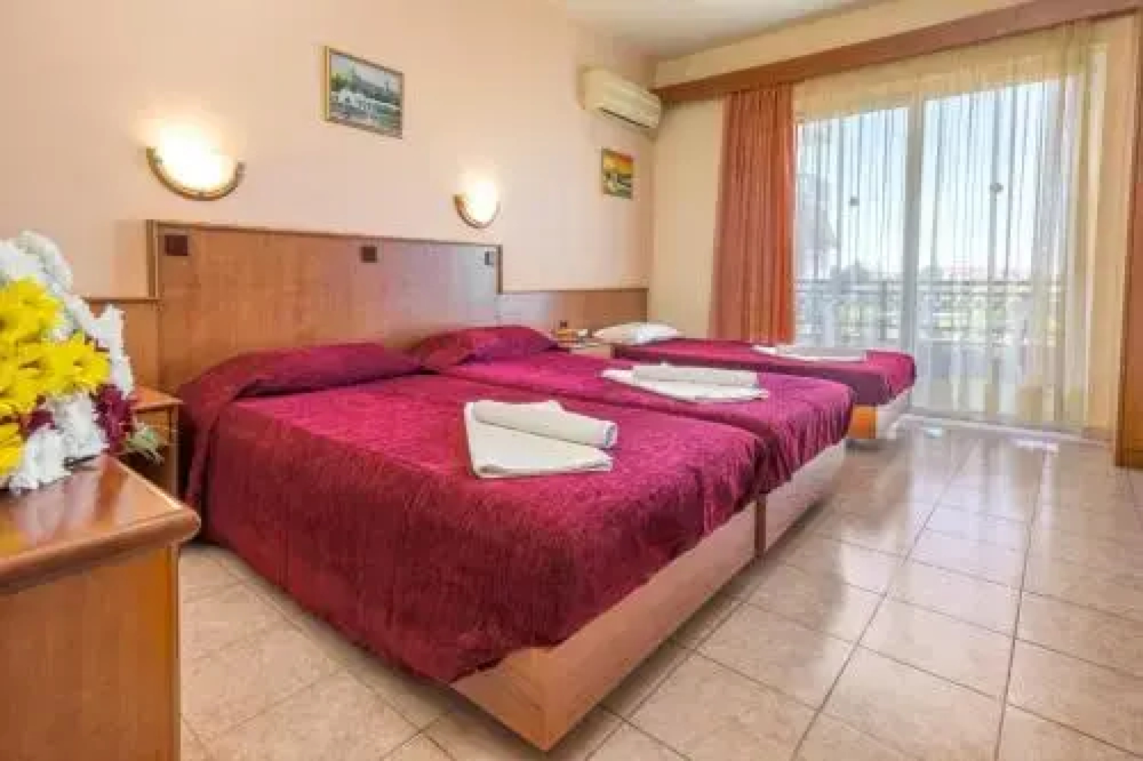 Denphill Apartments & Hotel