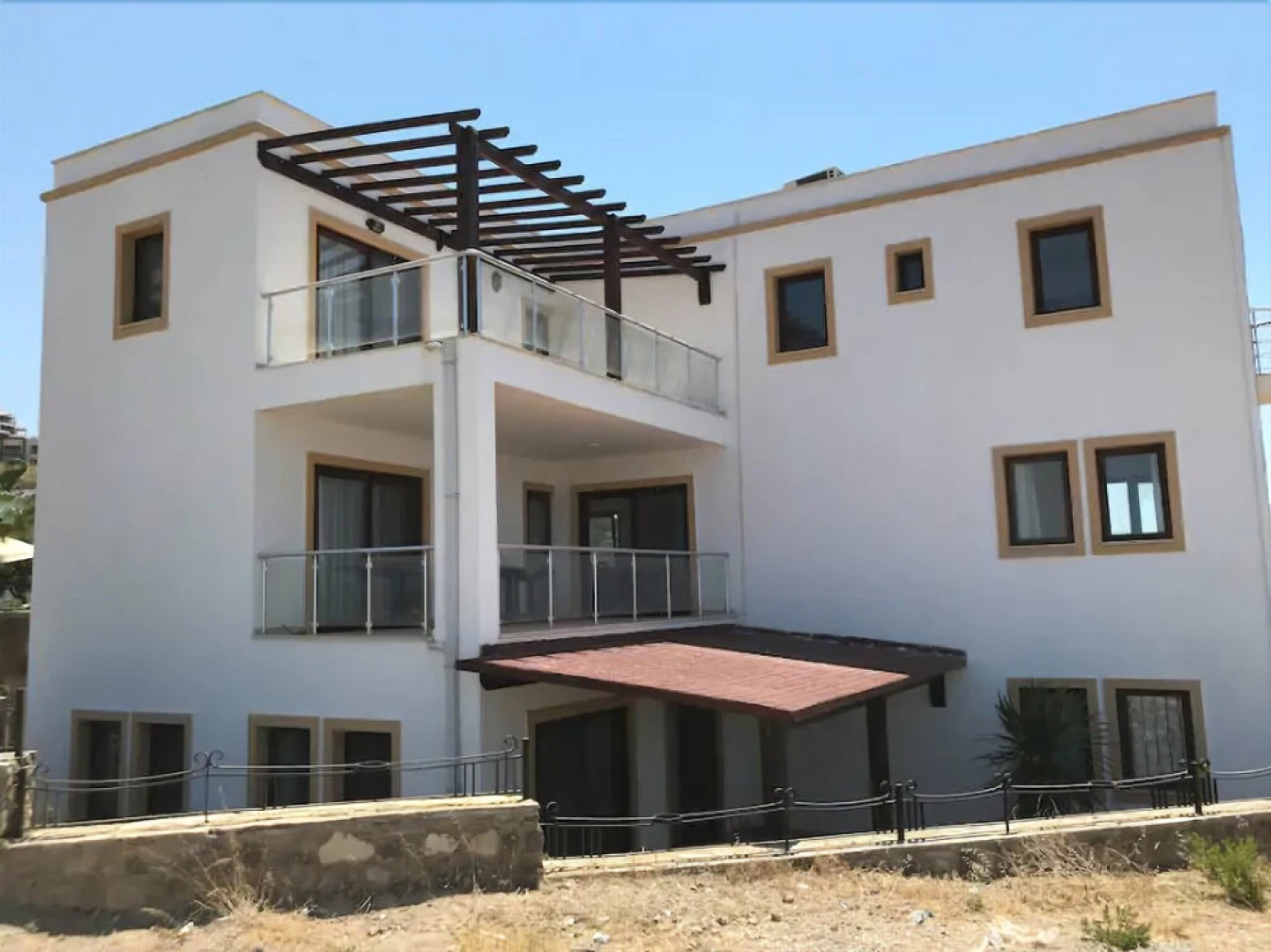 Villa with Hot Tub in Peninsula