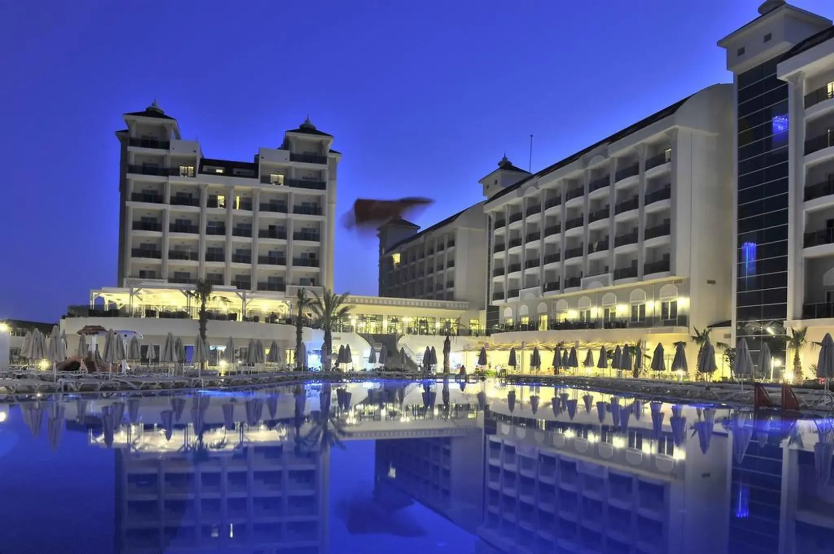 Lake & River Side Hotel & Spa