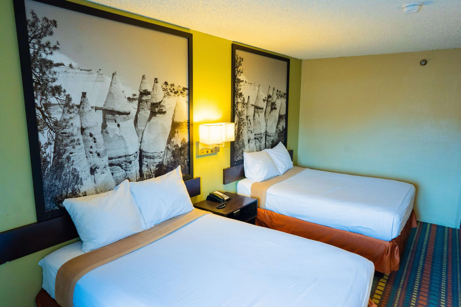 Super 8 by Wyndham Belen NM