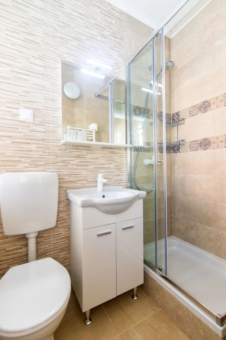 Apartments & Rooms Nada