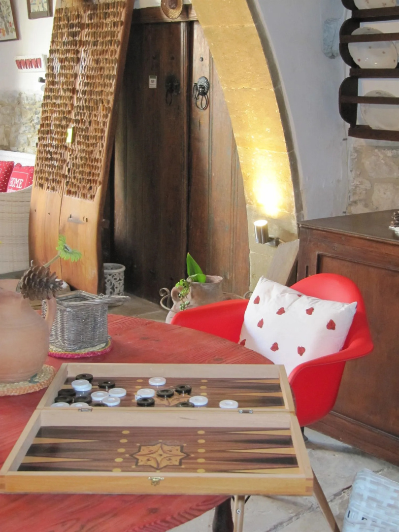 Stratos House