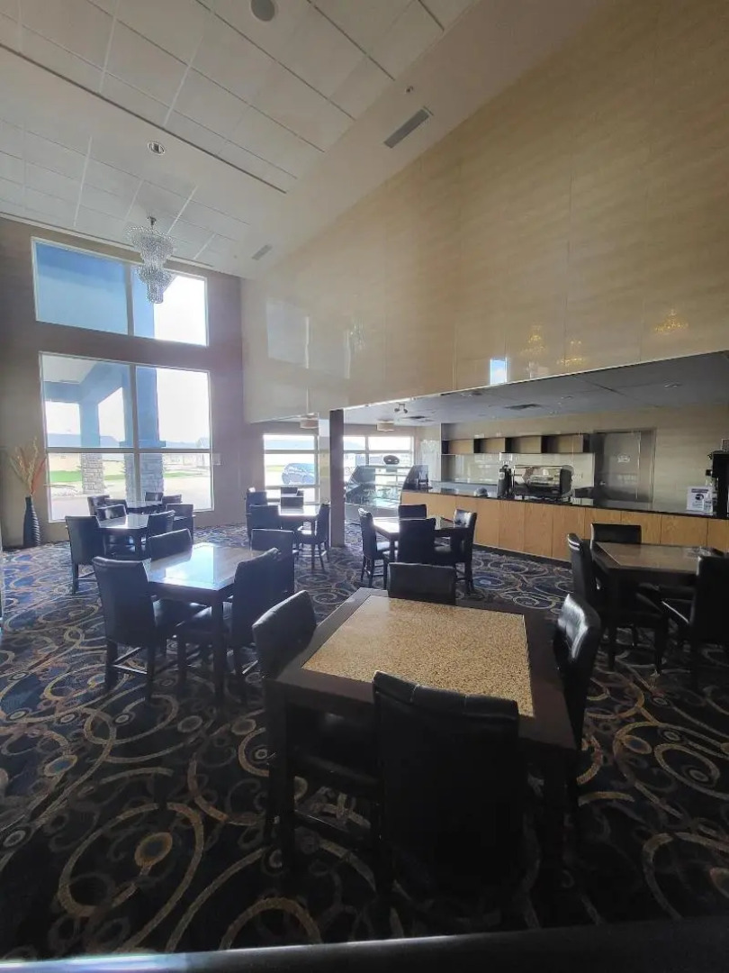 Days Inn & Suites by Wyndham Fort Saskatchewan