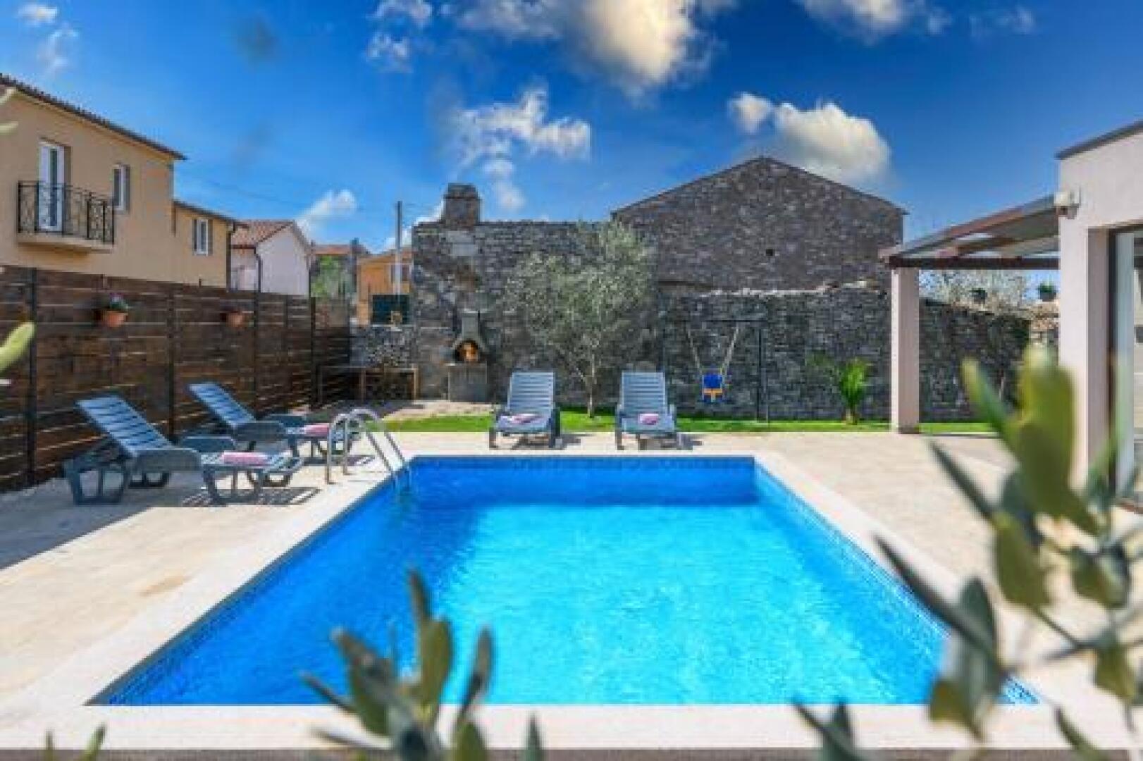 Bobo Family house with pool