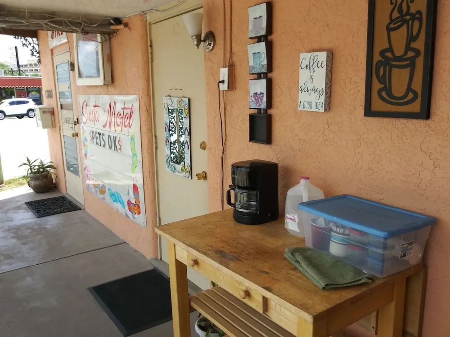 Siesta Motel and Surfside Cabanas