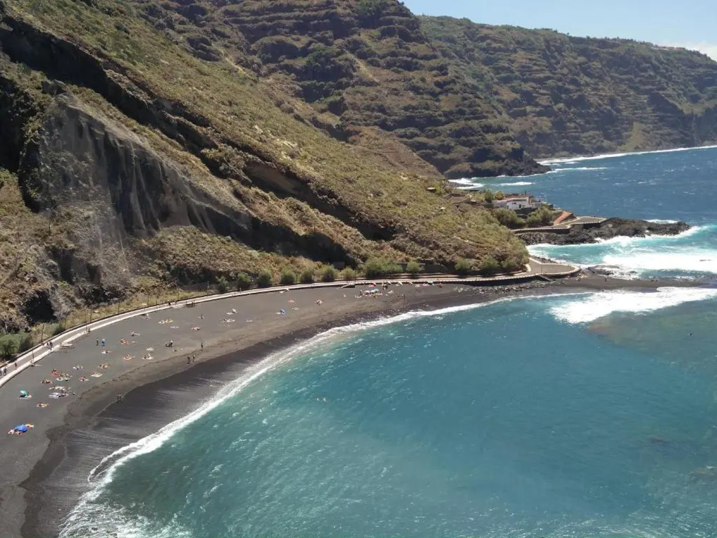 Luminous Studio in quiet area