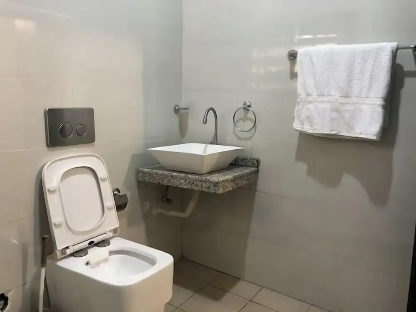 Apno Hotel and Suites