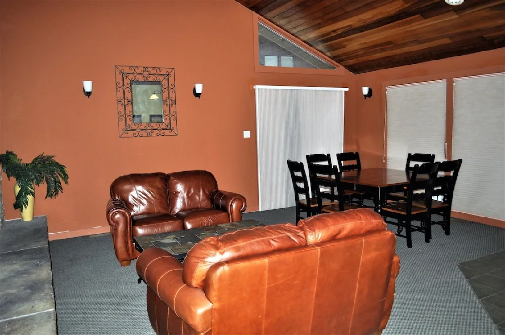 Lake Cliffe 2 Bed 2 Bath Views - 2 Br condo by RedAwning