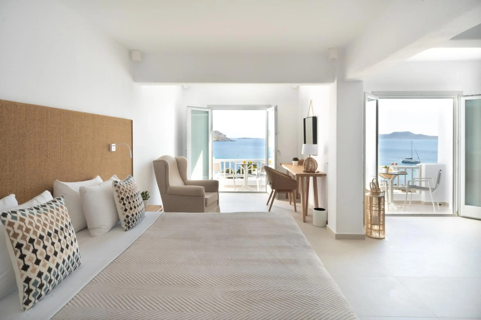 Manoulas Beach Mykonos Resort