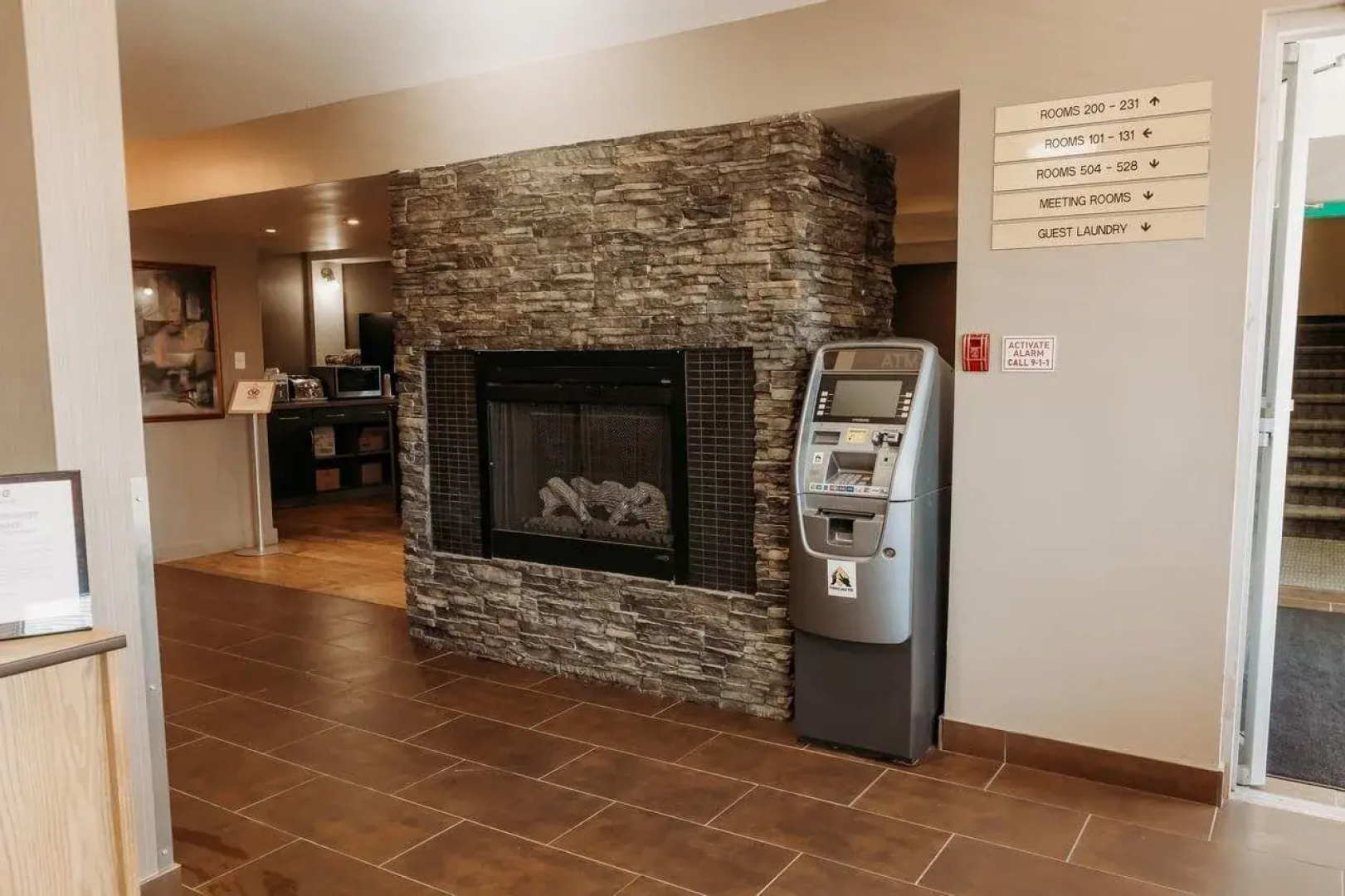 Lakeview Inn & Suites - Fort St. John