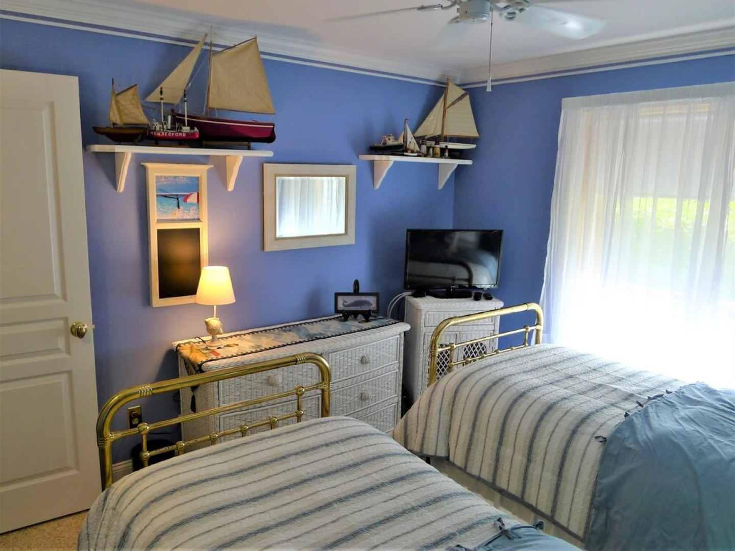 112 Chilton - 2 Bedroom Condo