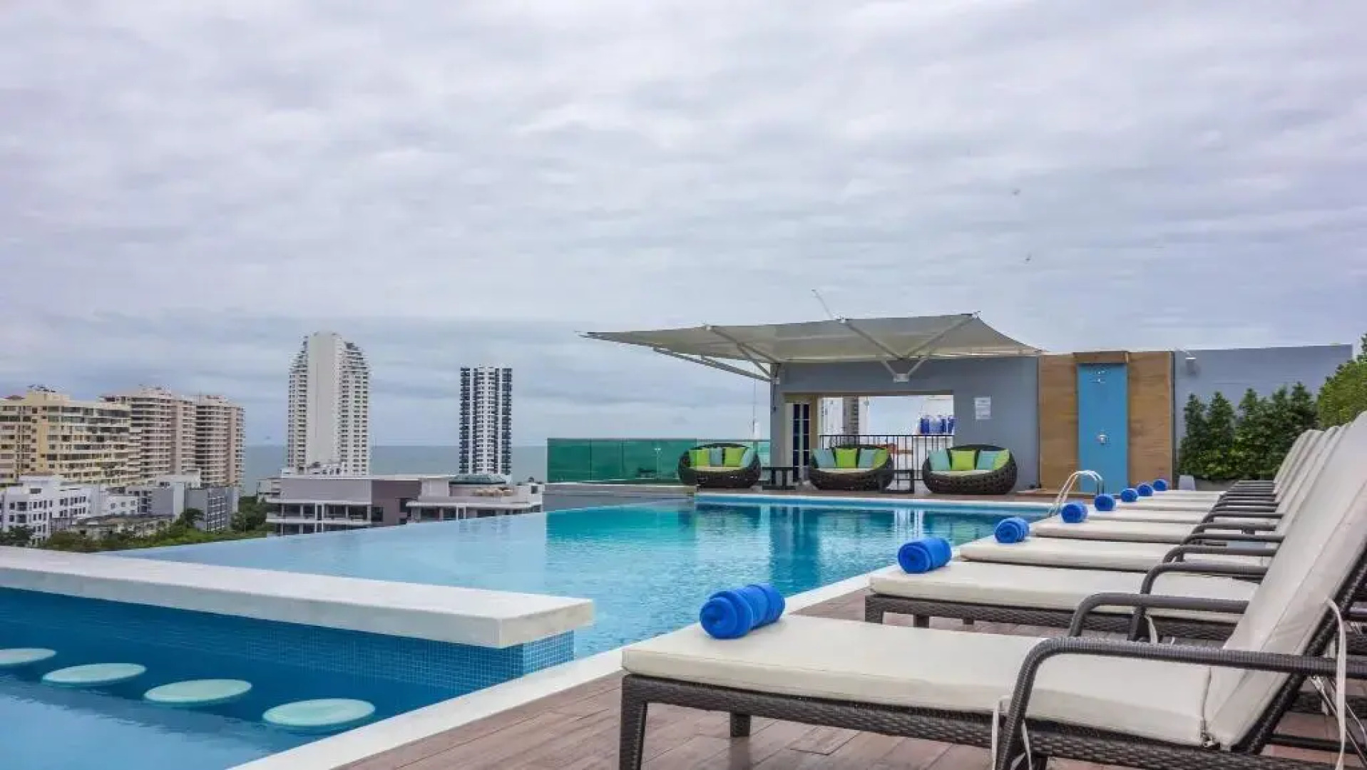 Unique Regency Hotel