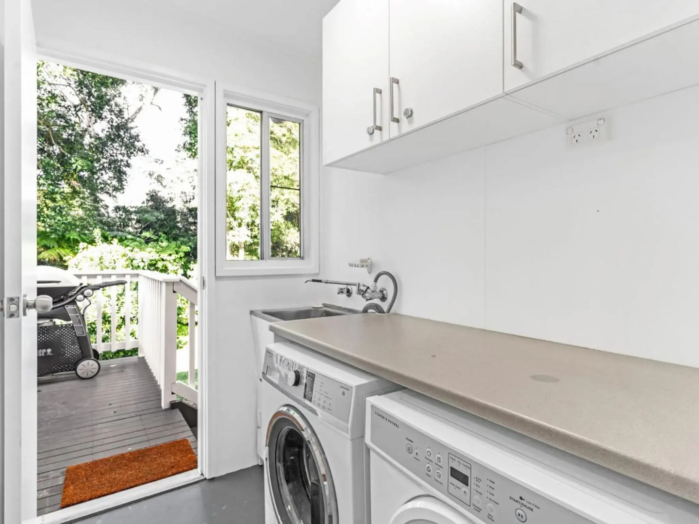 MOBYS AT HYAMS Hyams Beach 4pm check out Sundays