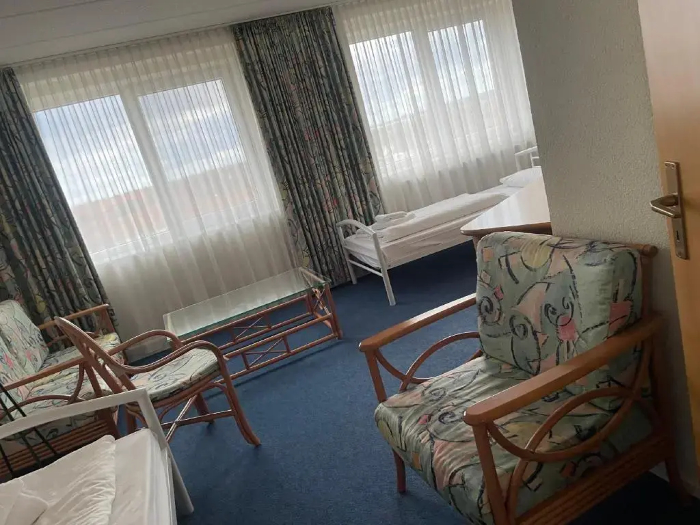 4 * Axxon Hotel