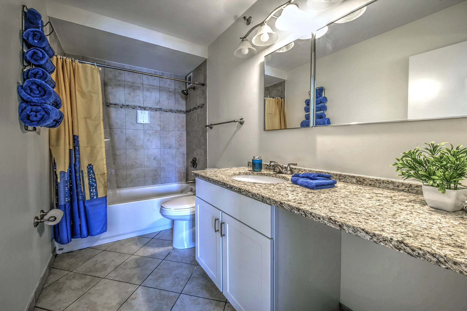 2 Bed with Work From Anywhere Office & Fast Wifi!