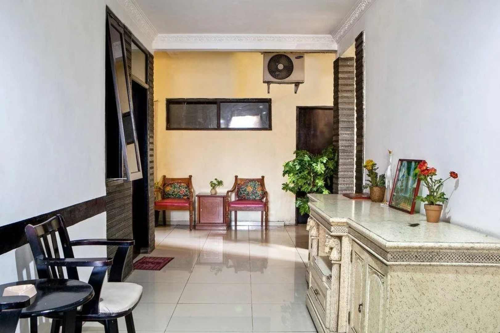 Hotel Salon Fora & Longhill Cafe Fora