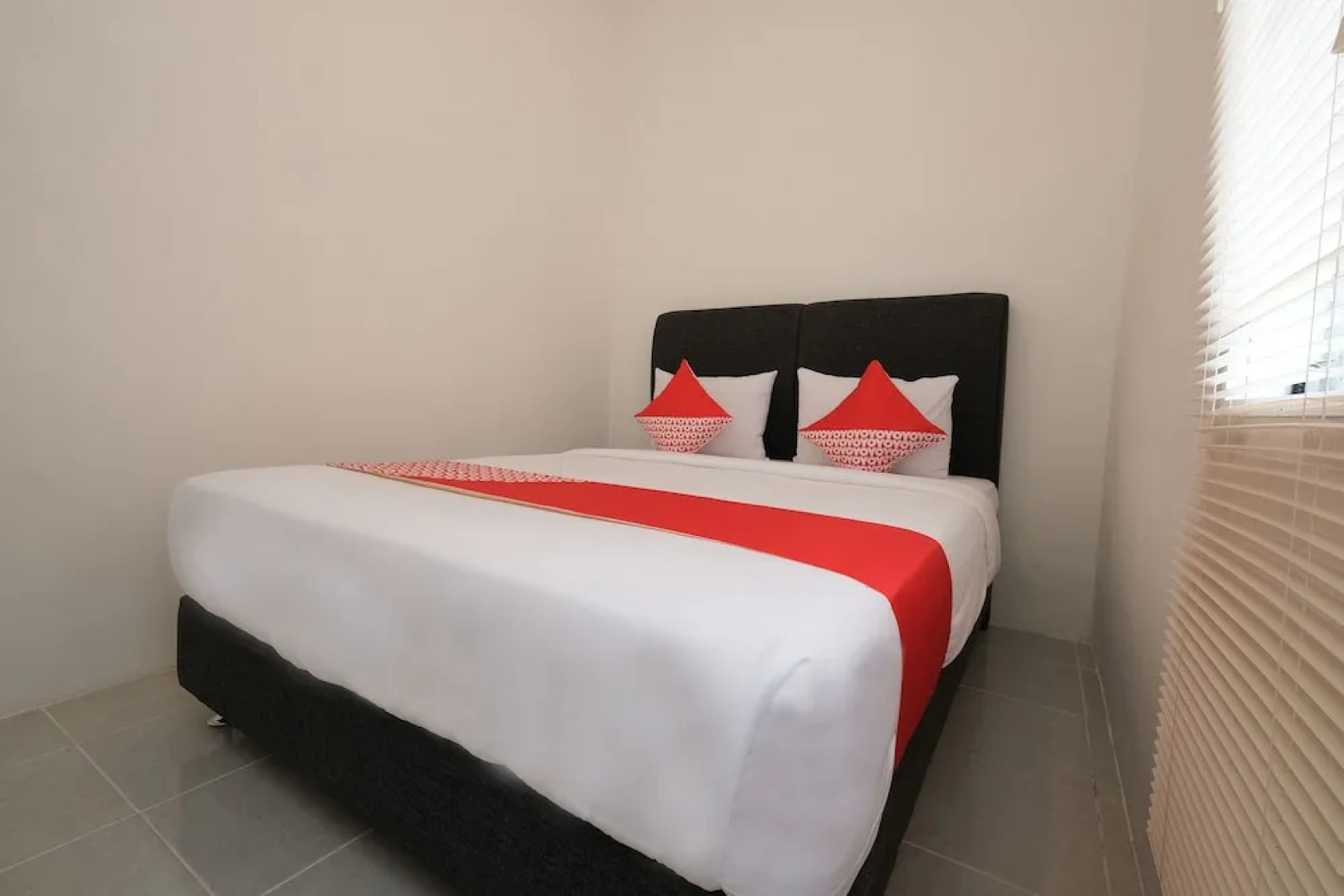 OYO 2551 Dewi Residence 2