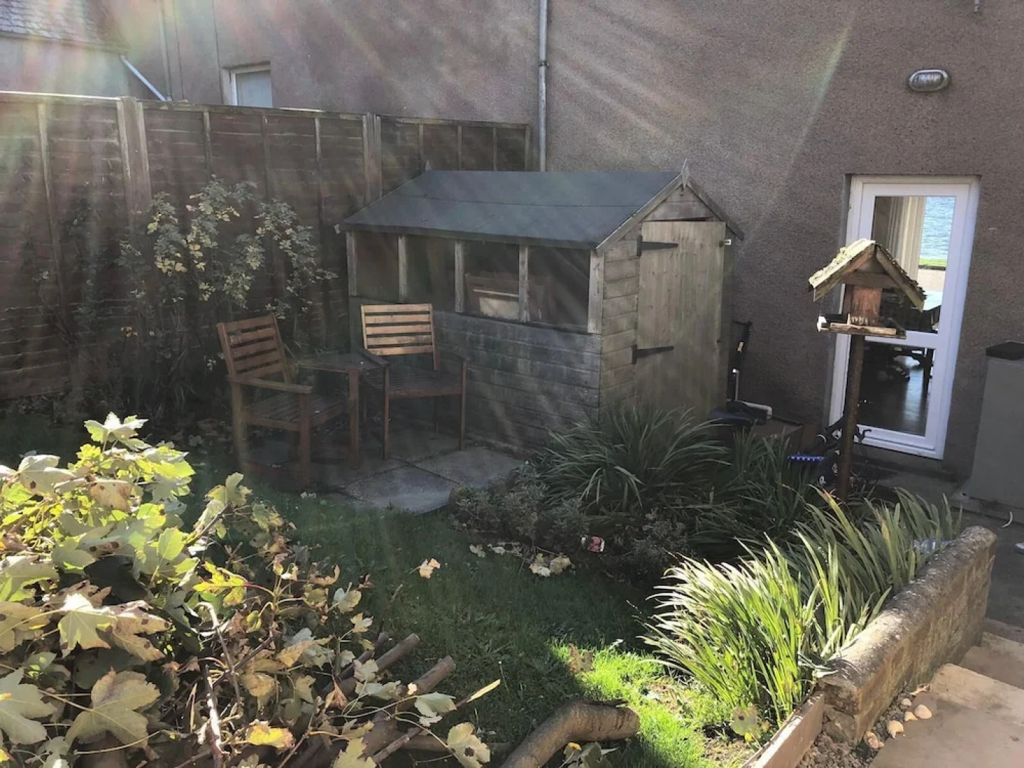 Petfriendly-beachfront-sunsetfacingsunporch-garden