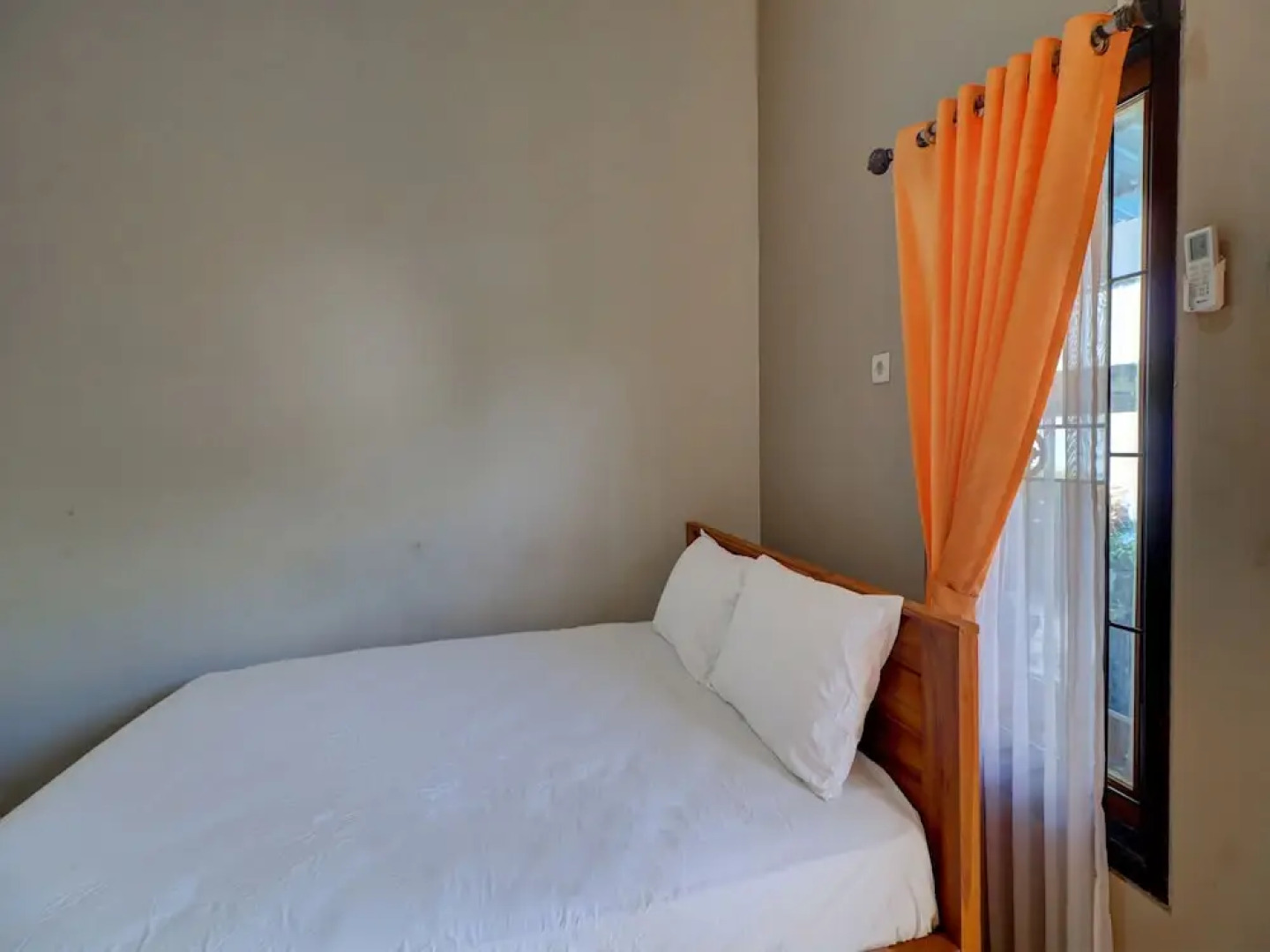 OYO Life 92838 Kost Ibu Surya