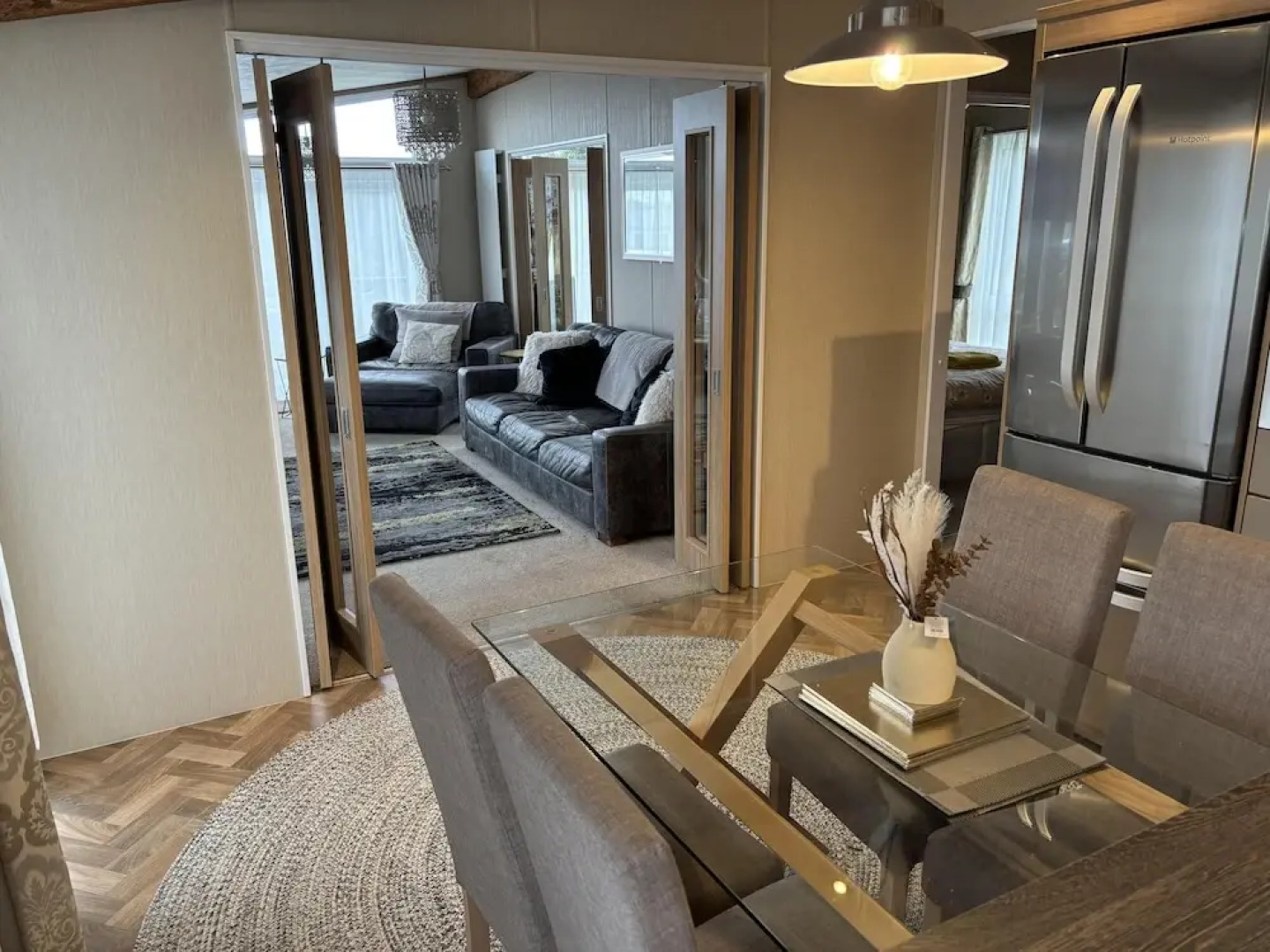 Edinburgh Lodge-sleeps 6-pet Friendly-beach&views