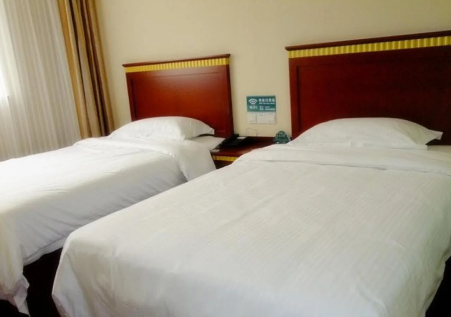 GreenTree Inn Henan Xinyang Gushi Zhongshan Avenue Hongsu Avenue Express Hotel