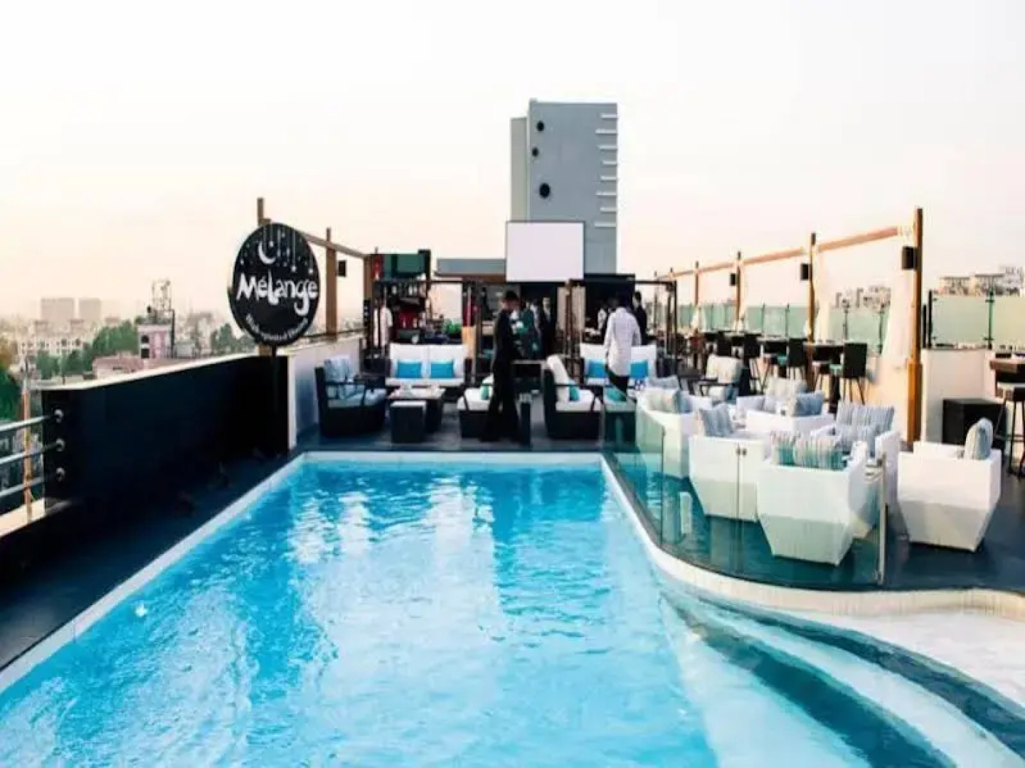 Seasons – An Apartment Hotel