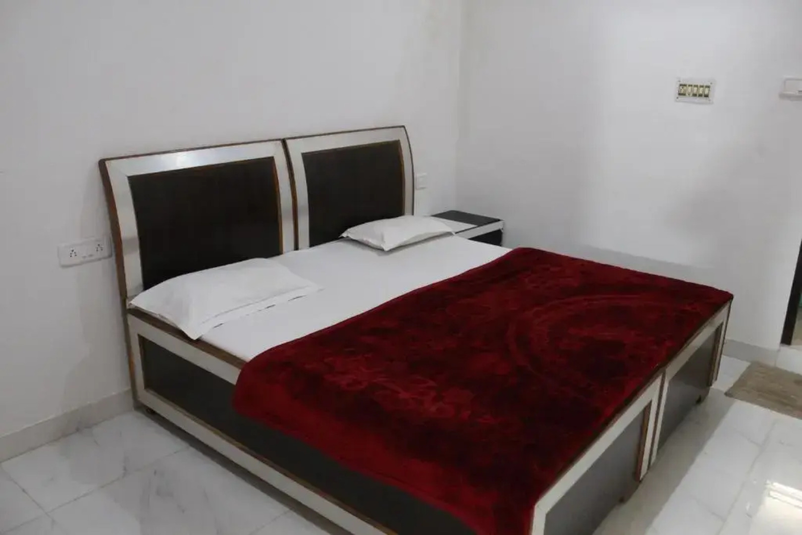 Sunset Backpackers Hostel