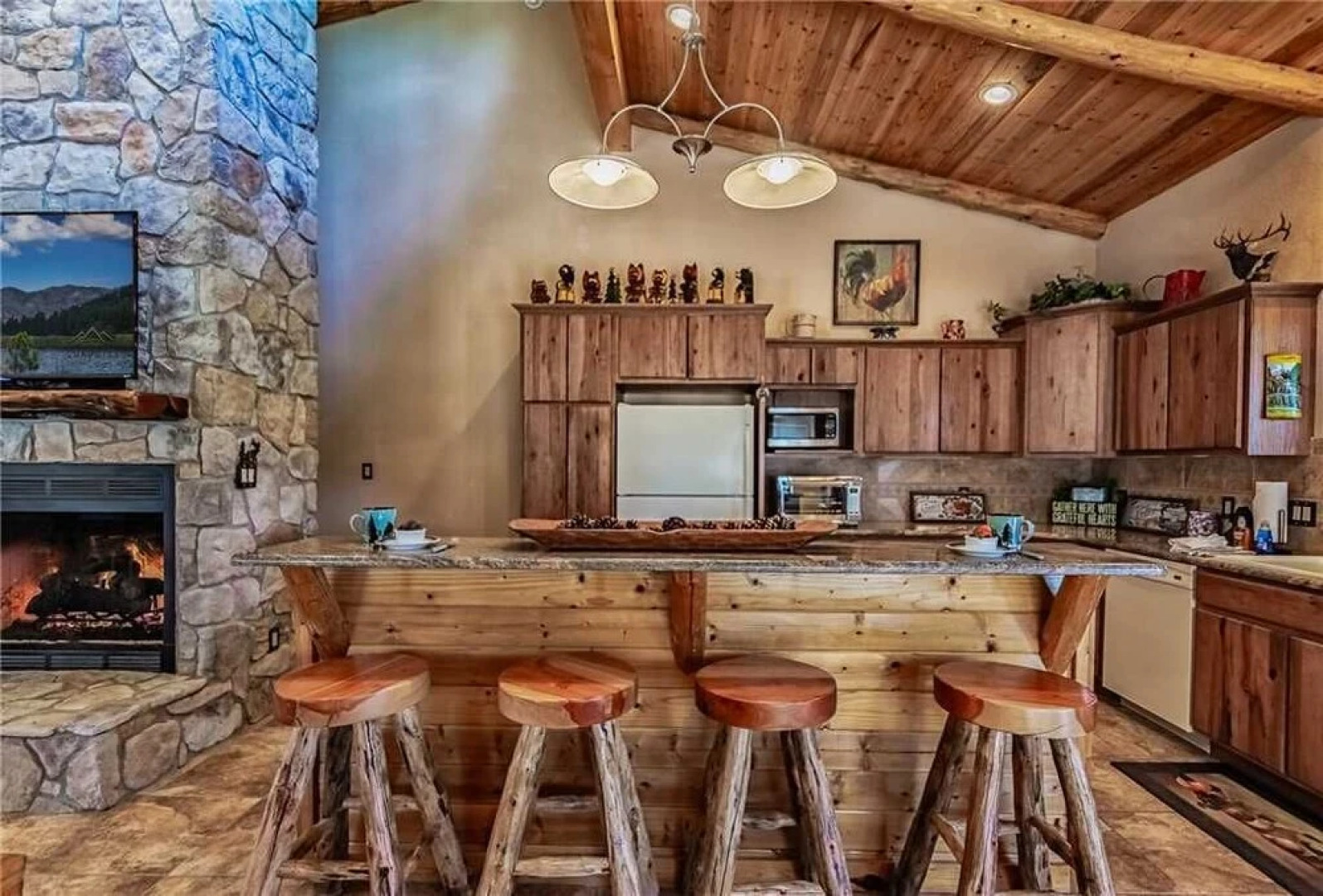 Cozy Knotty and Nice - Four Bedroom Cabin