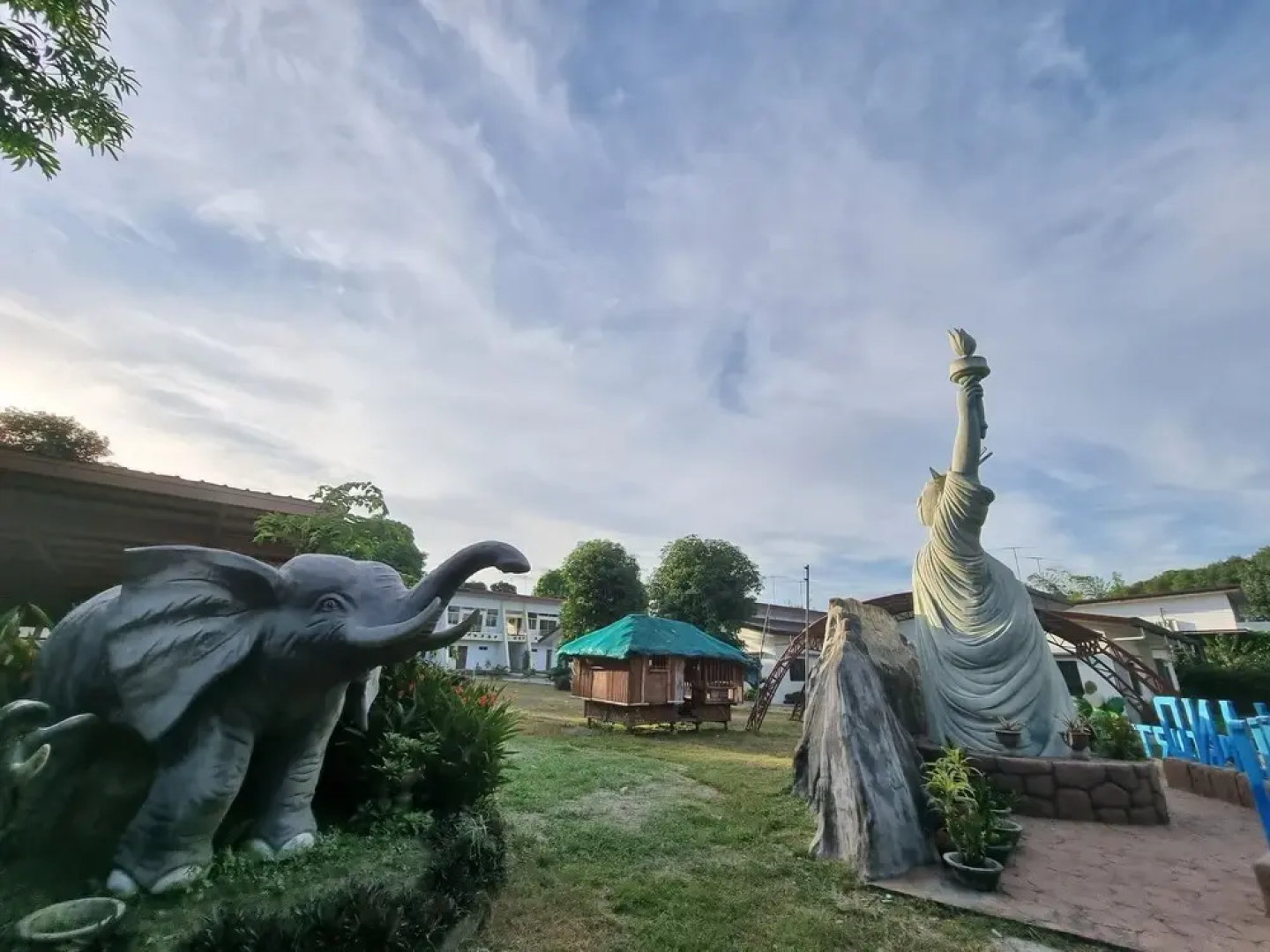 Libertyland Waterpark Resort