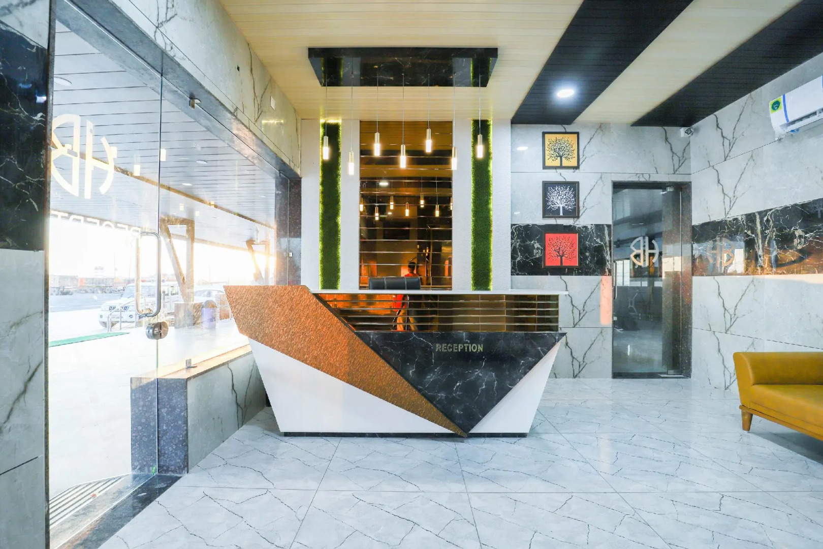 OYO 67158 Hotel Bhagvati