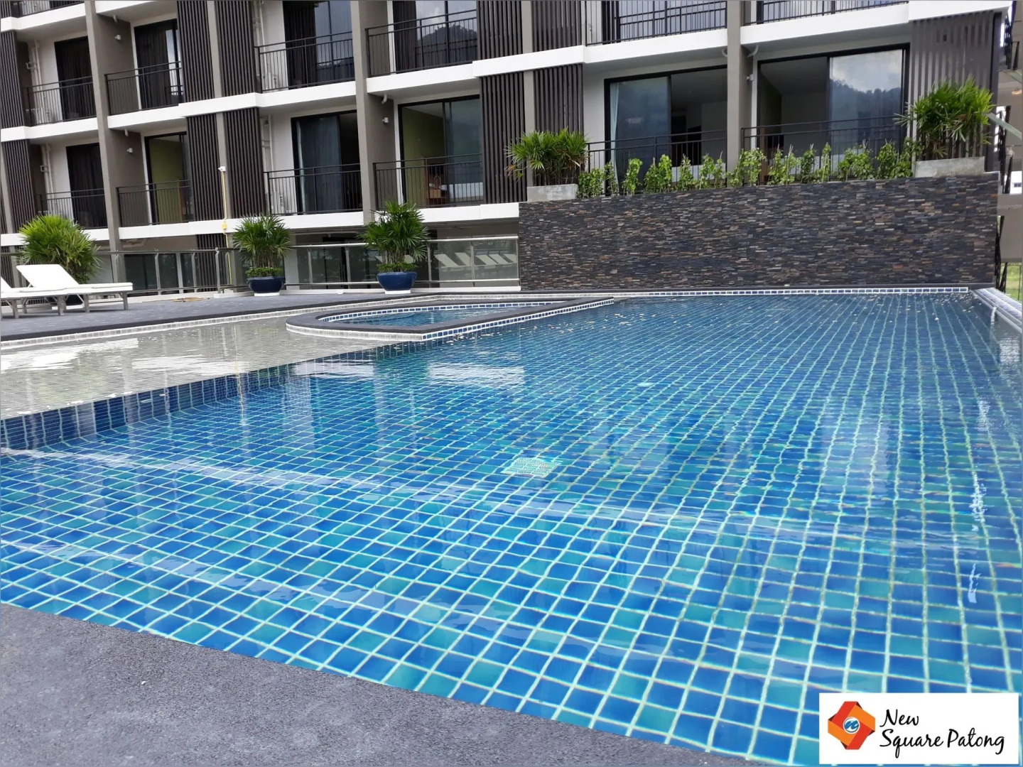 New Square Patong Hotel