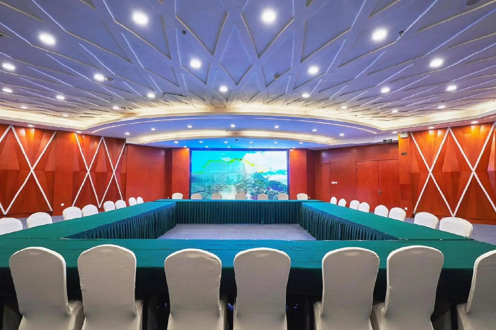 Luzhou Nanyuan Hotel