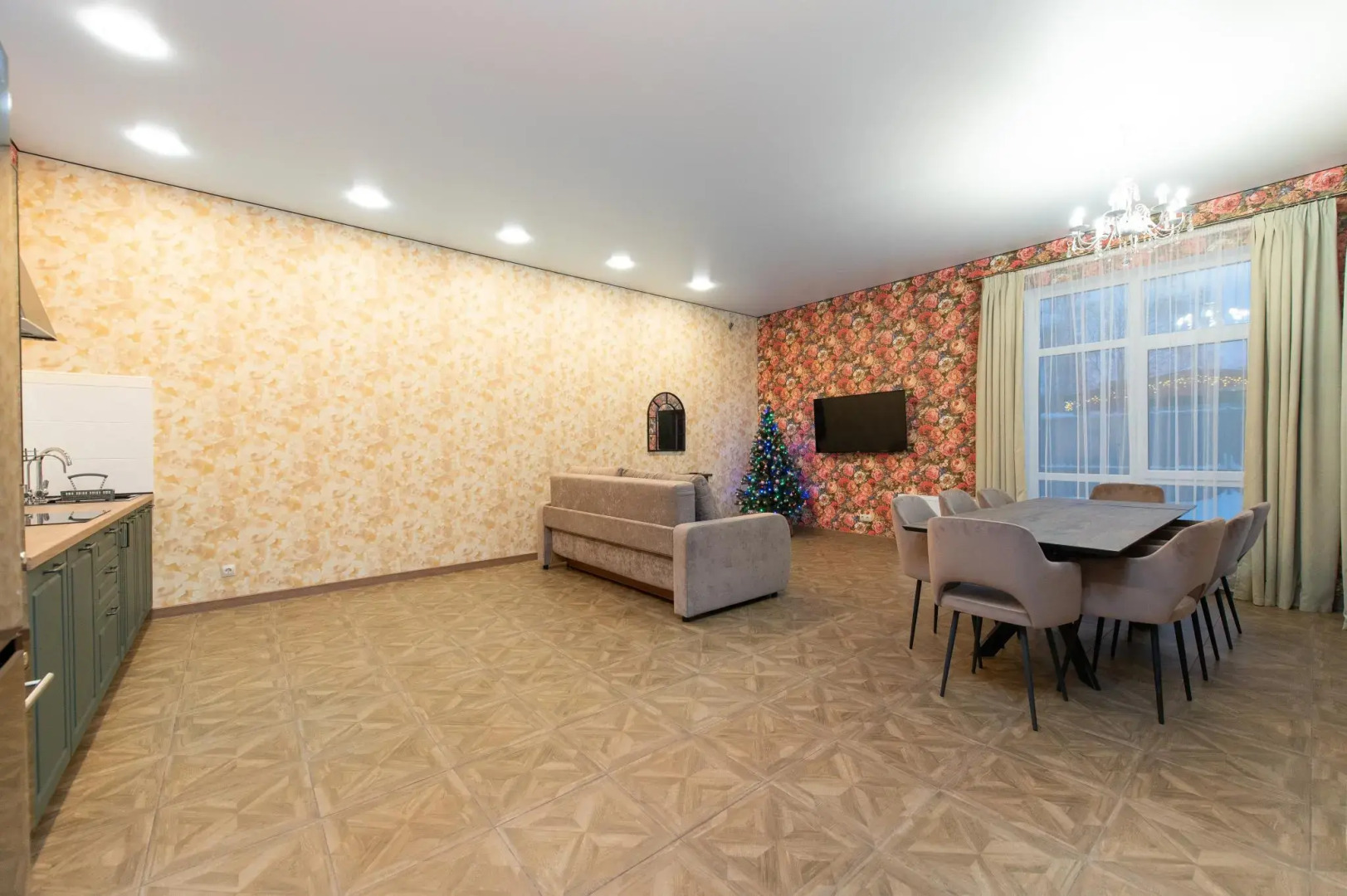 Дом с видом на горы и лес, рядом с озером Банное и горнолыжным центром