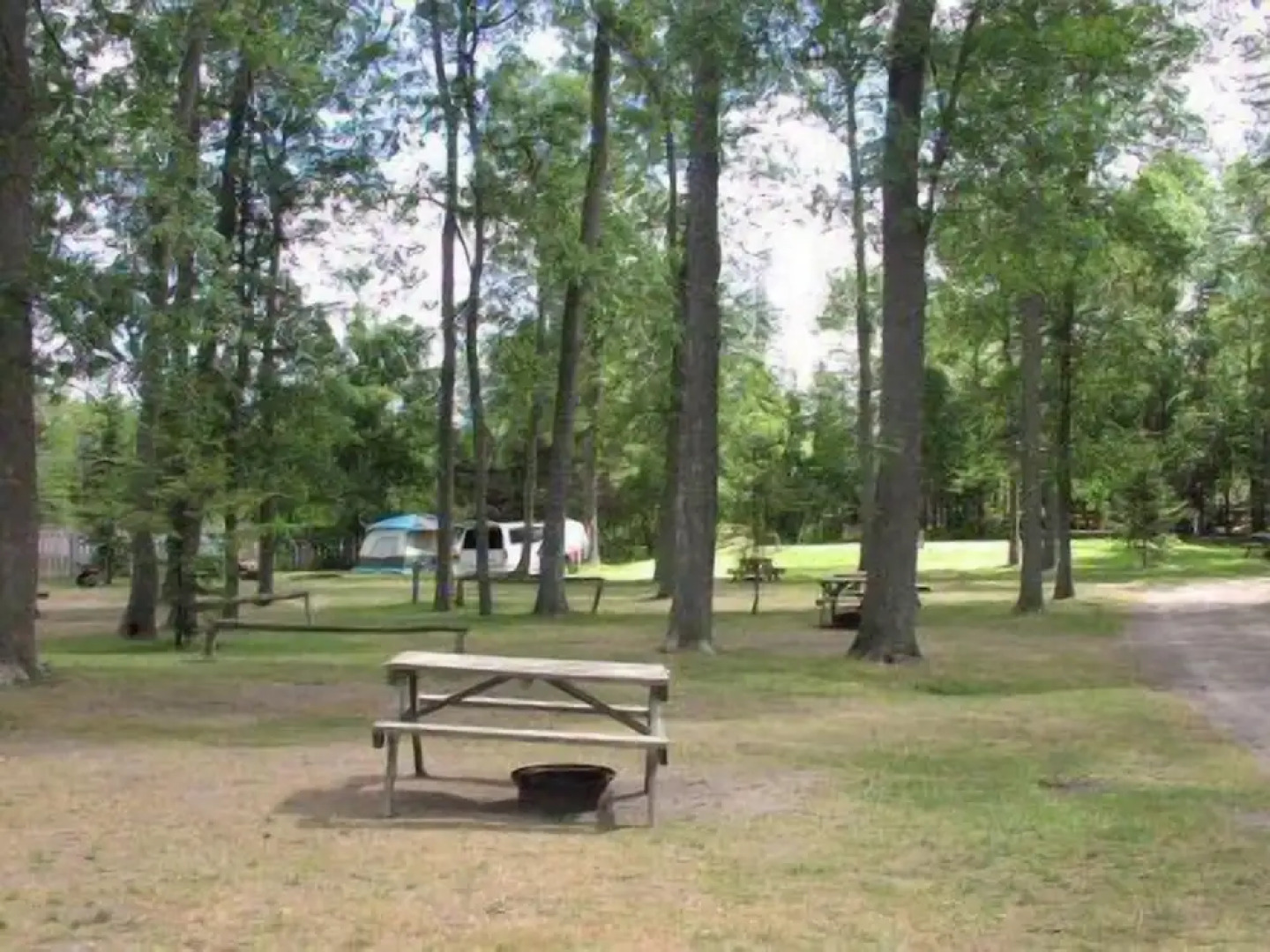 Jell-E-Bean Campground and Trailers