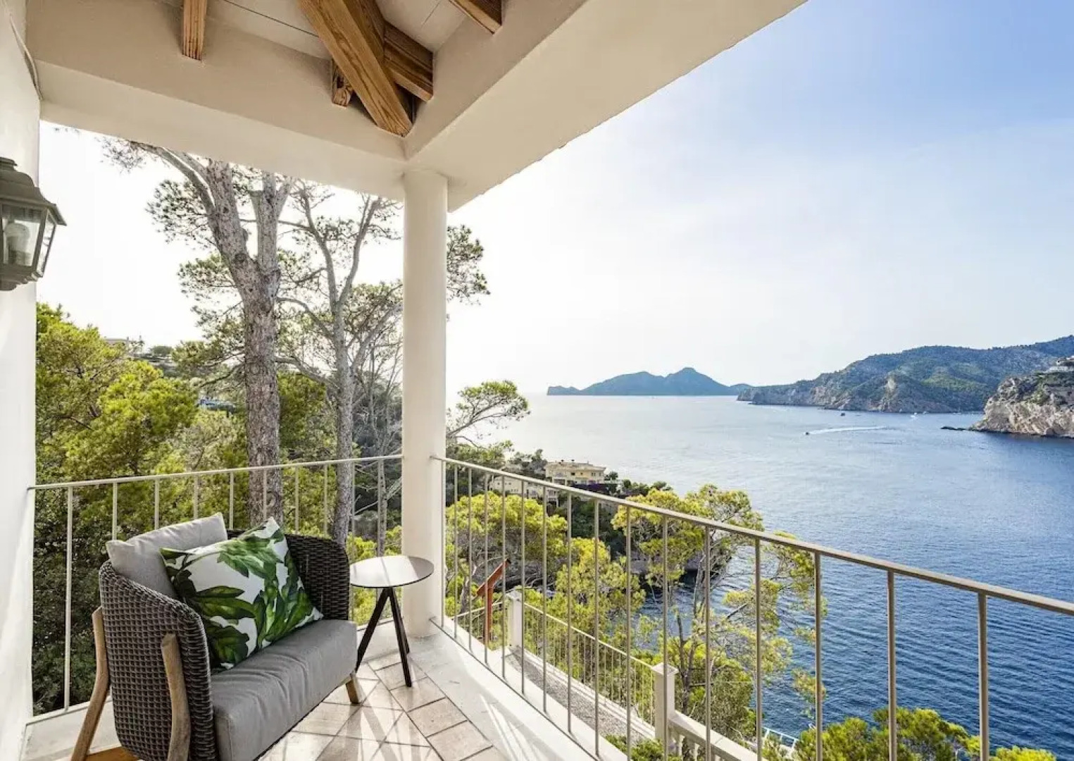 Sea-view Villa Near Port