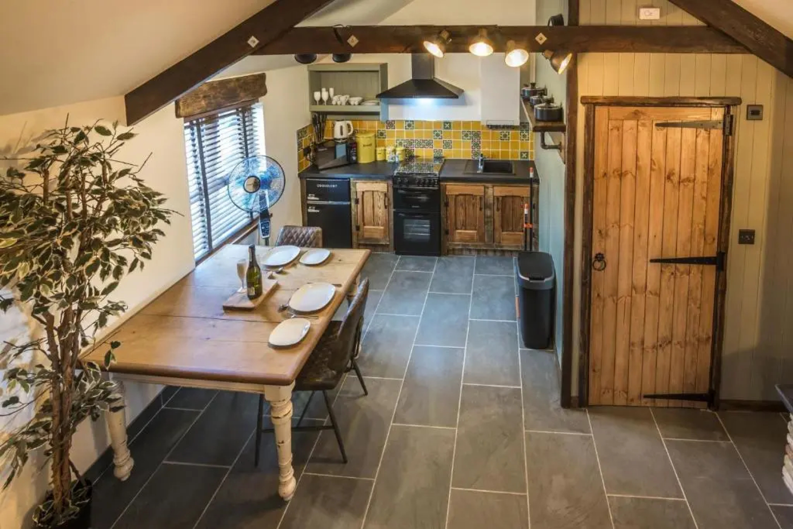 Fern Cottage - Luxurious 1 Bedroom - Blossom Farm
