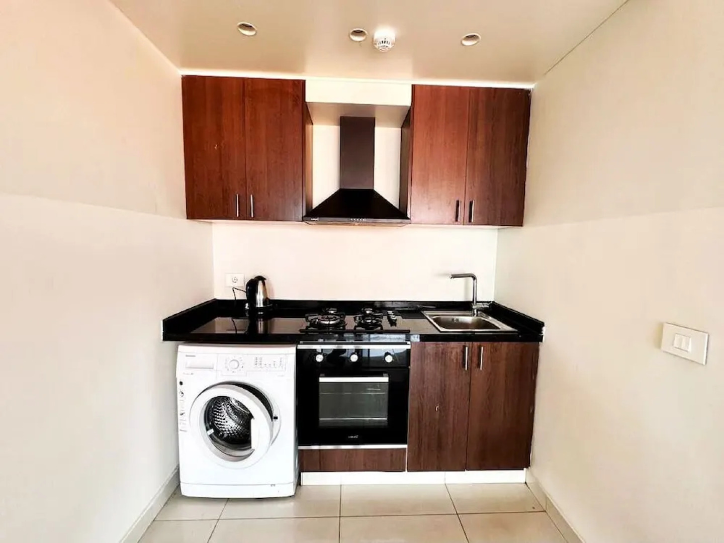 One to One Hotel & Apartments