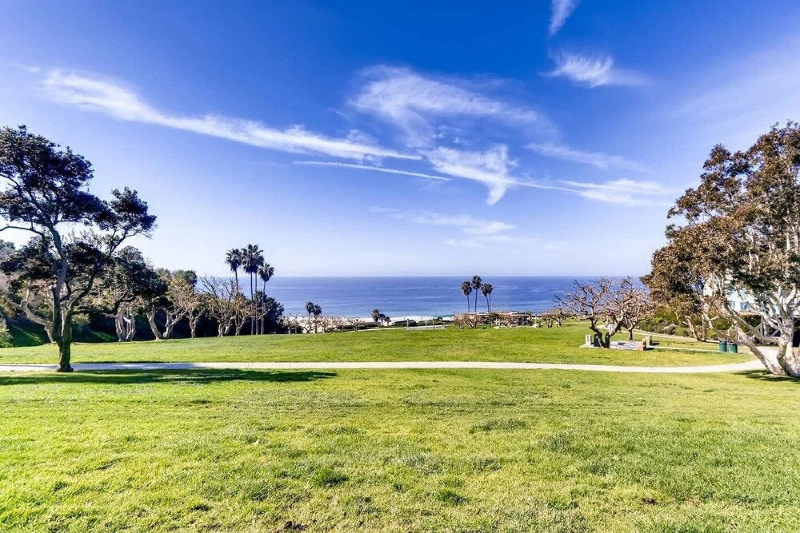 Private Entrance Under The Sea - 2BR/2BATH Next To Ritz Carlton - Walk To Ocean! (MB4)