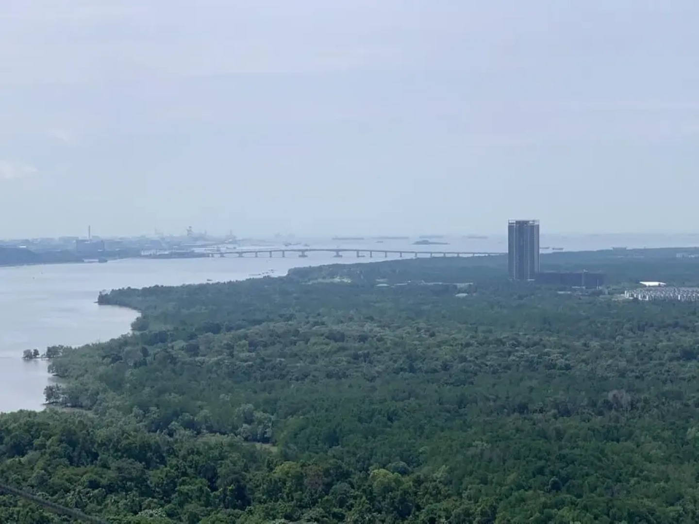 Urban Nomad at Almas Suites