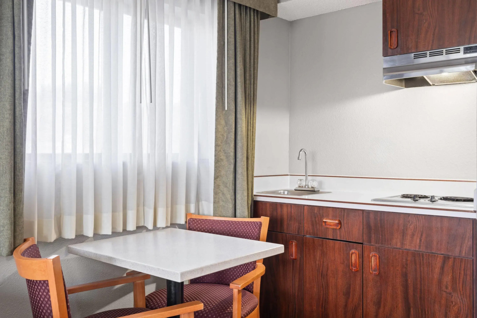 Super 8 by Wyndham Baker City