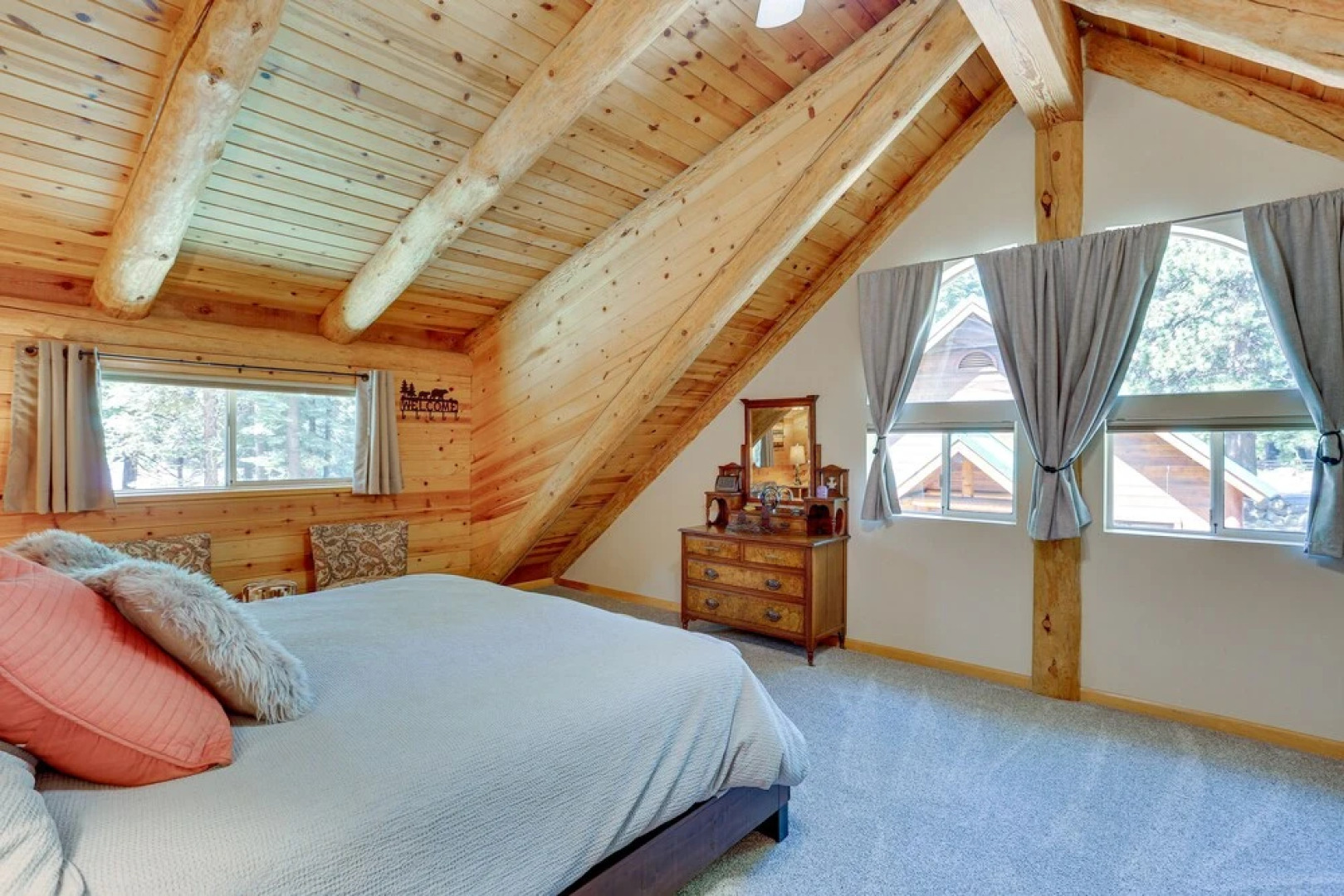 Lake Almanor Cabin w/ Deck & Beach Access