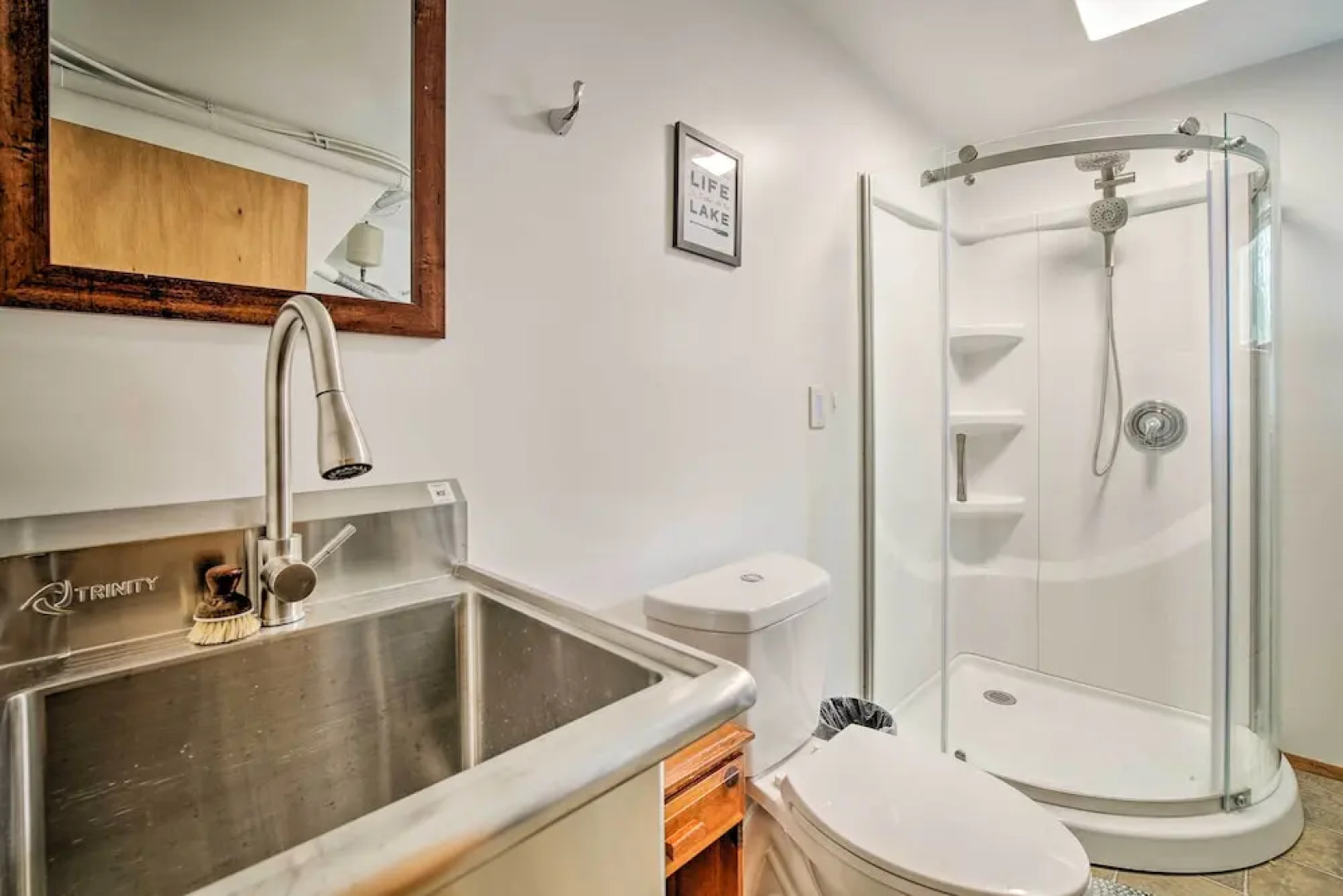 Spacious Apartment on Lake Sawyer w/ Fireplace!