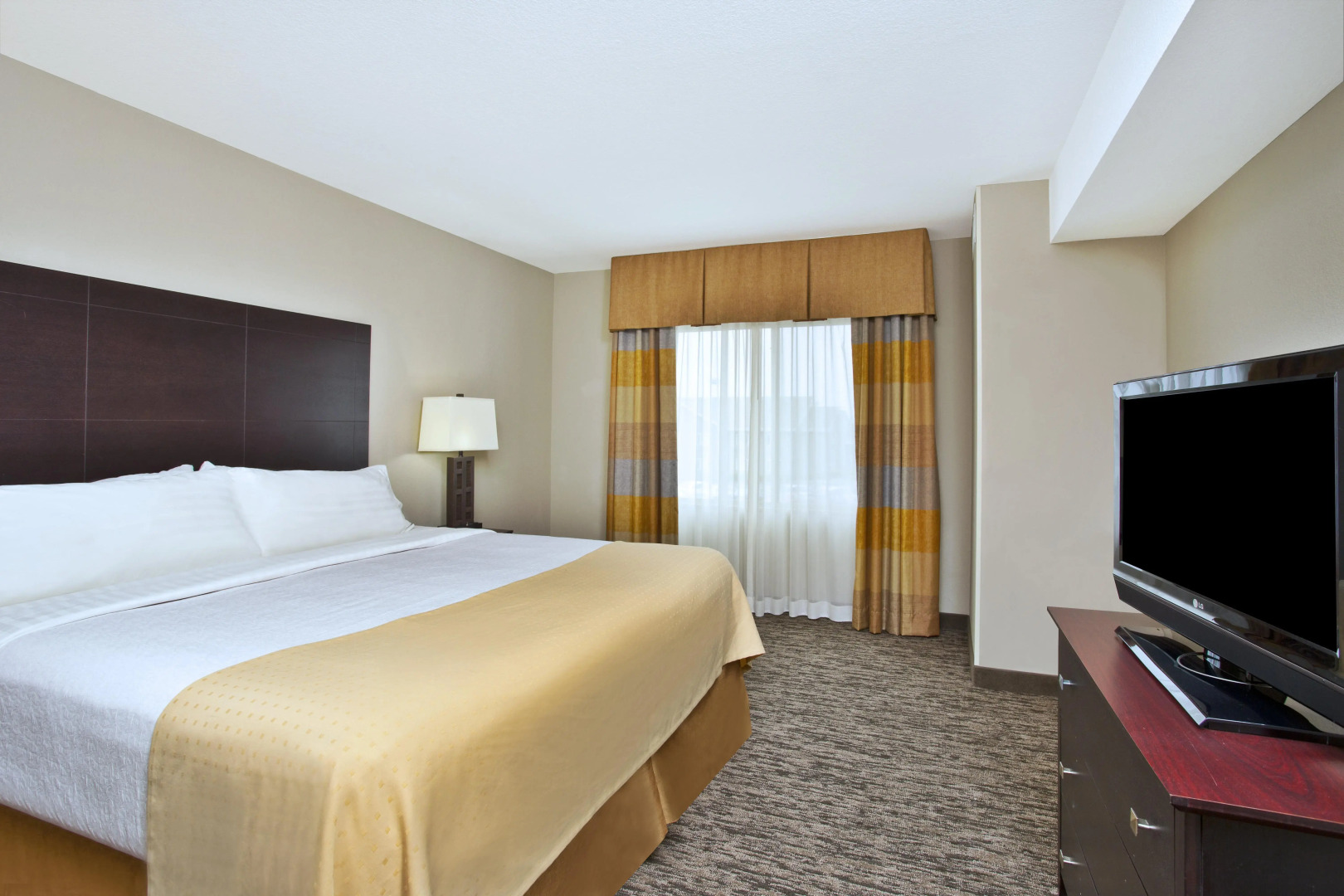 Holiday Inn & Suites Green Bay Stadium by IHG