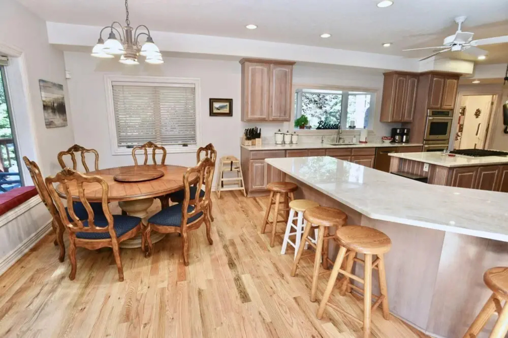 Spring Mountain Manor by Casago Mccall - Donerightmanagement