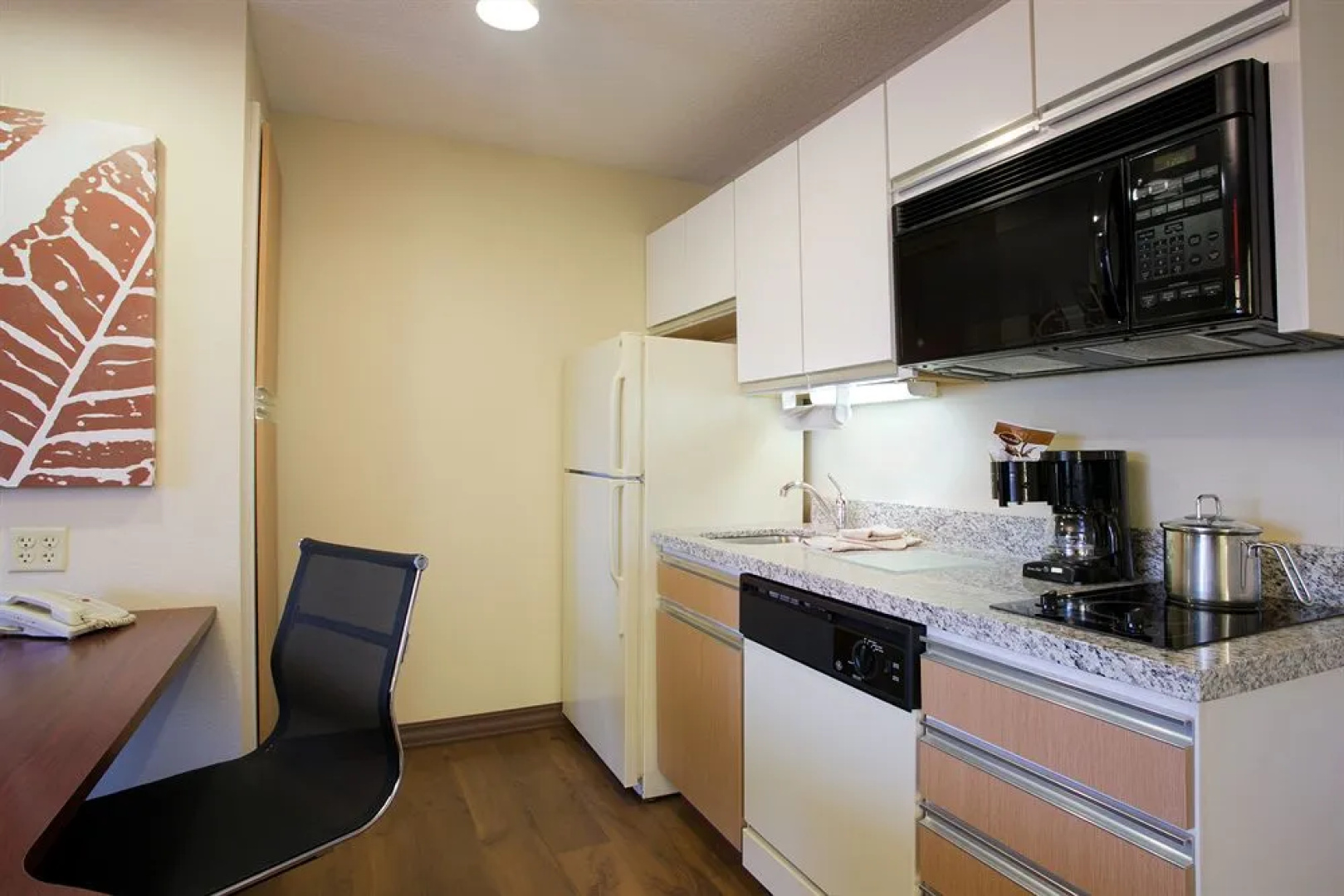 Hawthorn Suites By Wyndham Detroit Farmington Hills