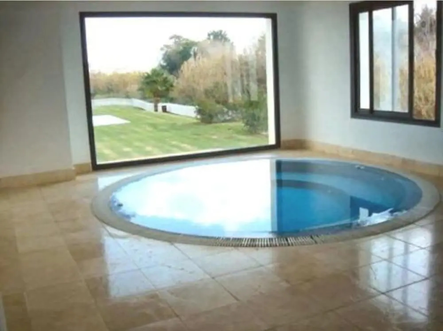 Sotogrande piscina gimnasio padel vistas al rio by Lightbooking