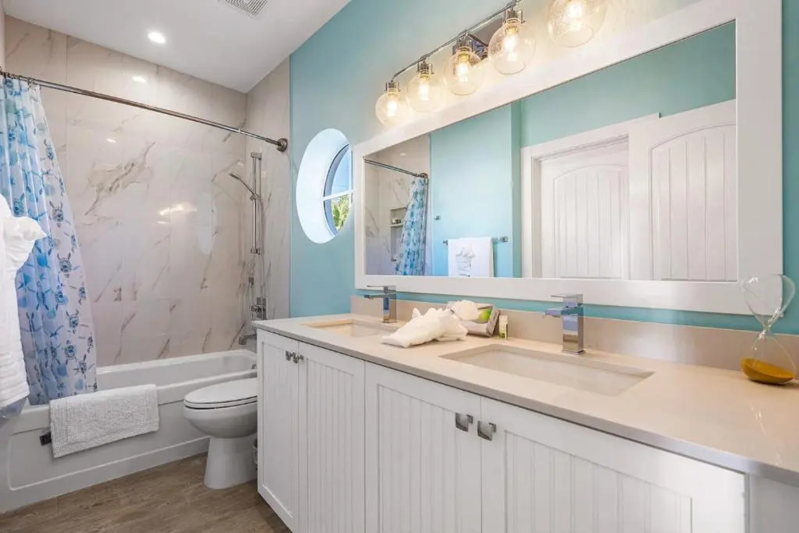 Bermuda Bungalows (Tropical Island Getaway)